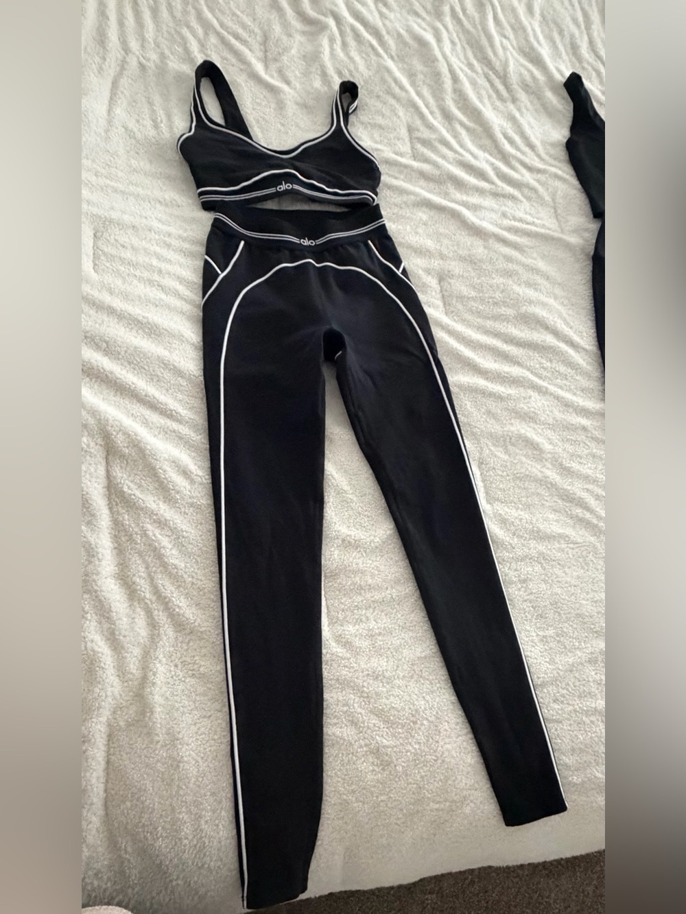 ALO Heart throb bra and legging set